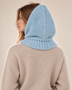 Flockentanz – Flauschige Strickkapuze mit Knöpfen – Rückansicht