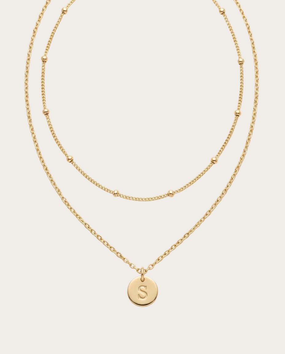 Goldfarbene Halskette mit Initiale – Produktansicht 1