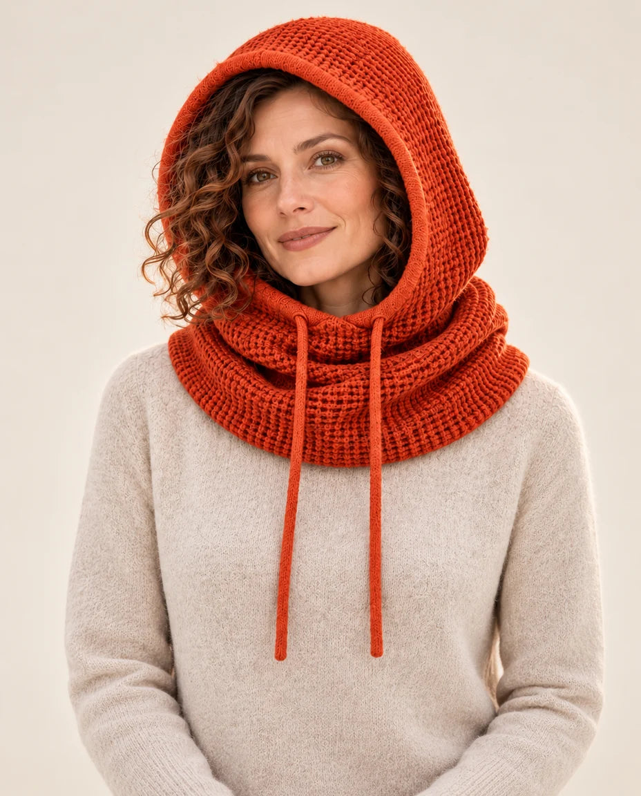 Morgenfrost – Strickkapuze mit Schlauchkragen – Vorderansicht am Model