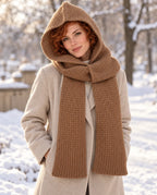 Waldspaziergang – Kapuzenschal mit Strukturstrick – Winterlook mit Model