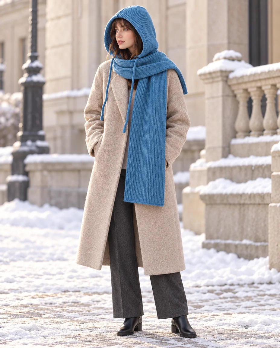 Winterweite – Langer Kapuzenschal mit Kordelzug – Outfit mit Model